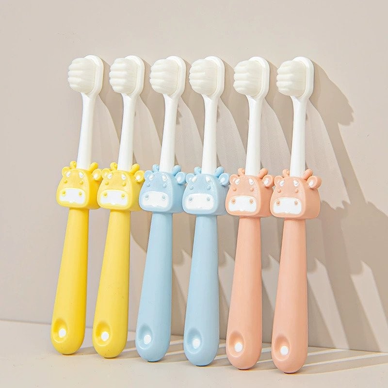 GENIYA CHILDREN NURSE BRUSH